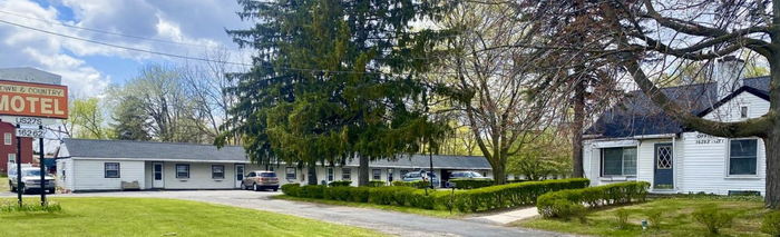 Town & Country Motel (Town and Country Motel) - Web Listing (newer photo)